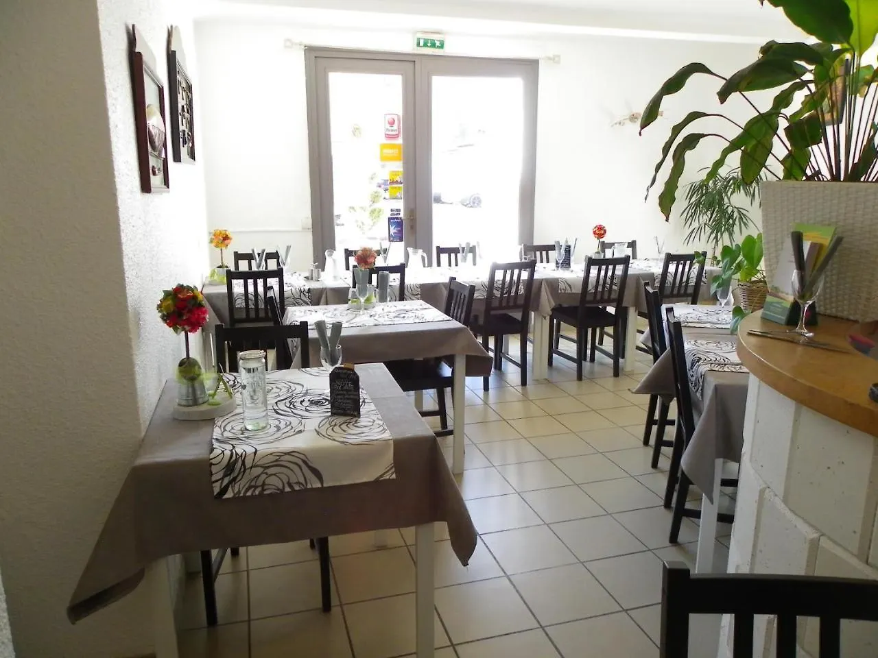 Hotel Restaurant De L'Europe Le Teil